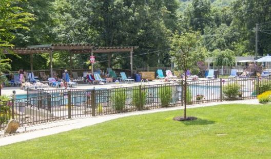 White Thorn Lodge Pennsylvania nudist resort